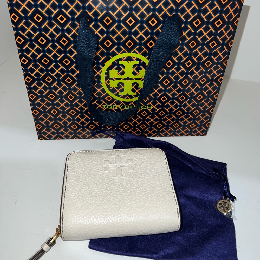 Tory Burch Thea Bi Fold Wallet